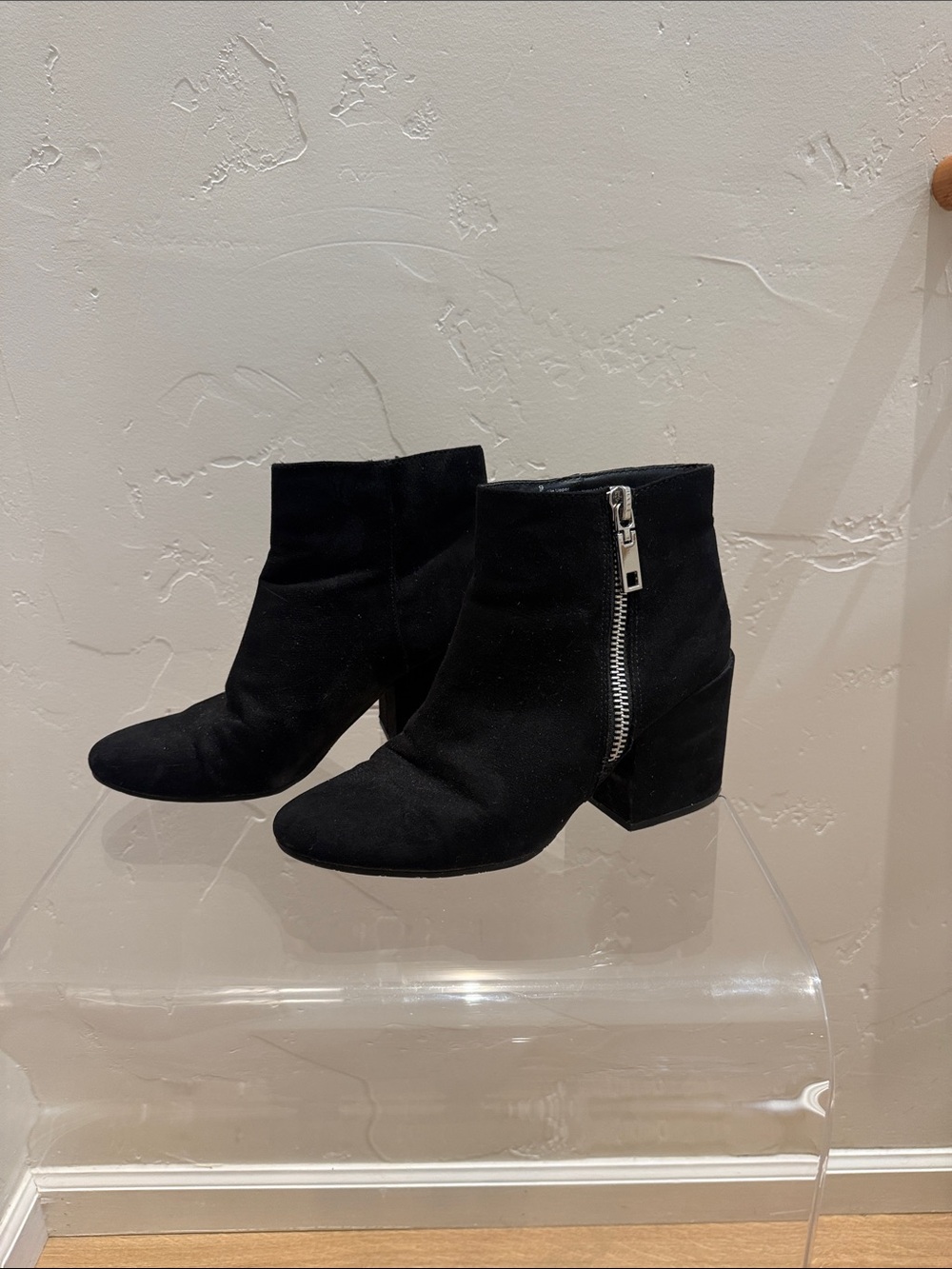 Dolce Vita Black Faux Suede Exposed-Zip Block Heel Booties Size 9